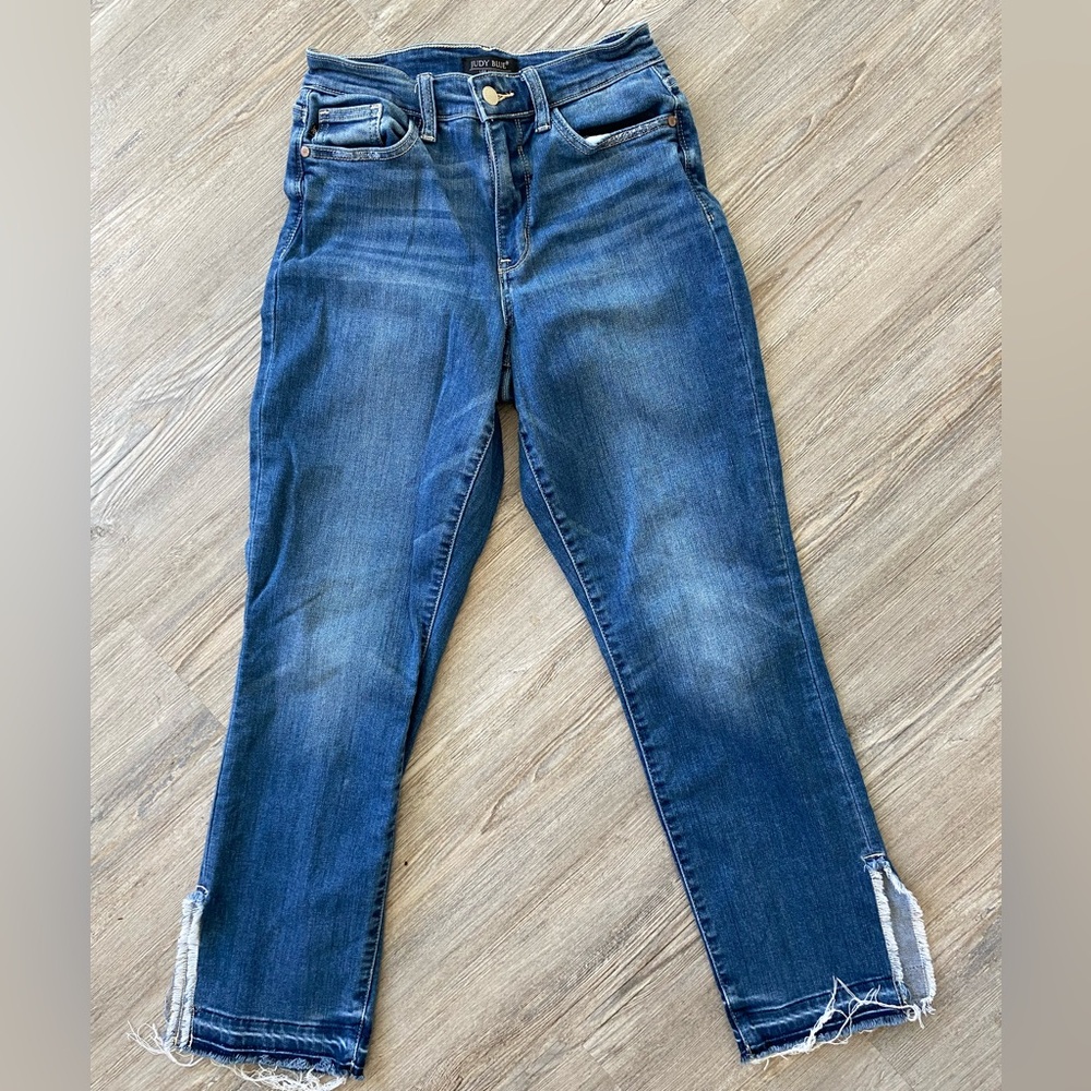 Judy Blue strait fit crop, you all know Judy Blue is all about comfort!!